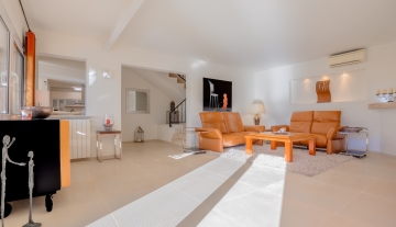 Resa Estates Ibiza sale te koop Villa hills Can Furnet living room 7.jpg